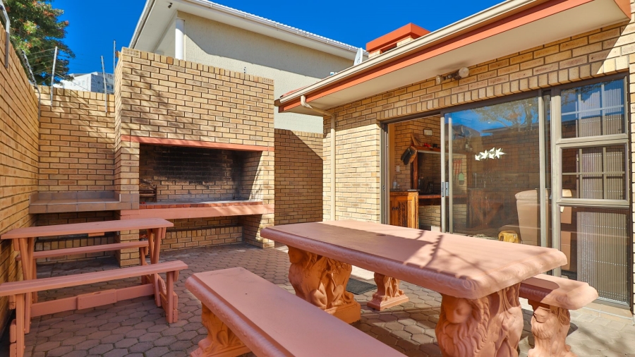 4 Bedroom Property for Sale in Diaz Beach Western Cape